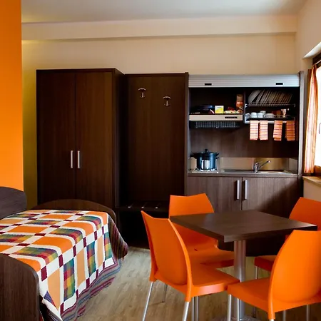 アパートホテル Coccinella